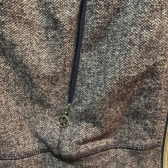 ❤️SOLD❤️ LULULEMON JACKET - Picture 6 of 8